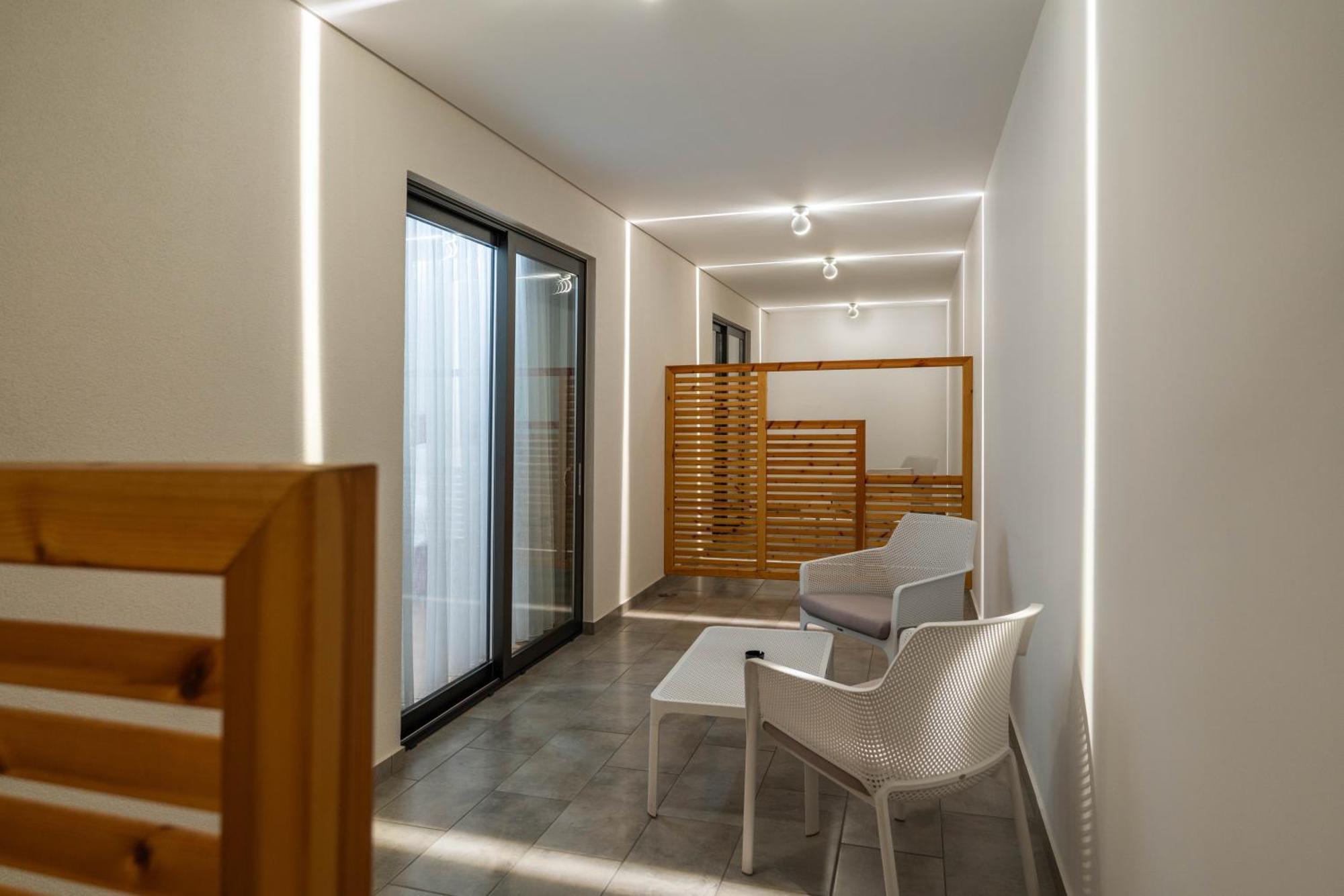 Glow Boutique Hotel & Suites Sarandë 部屋 写真