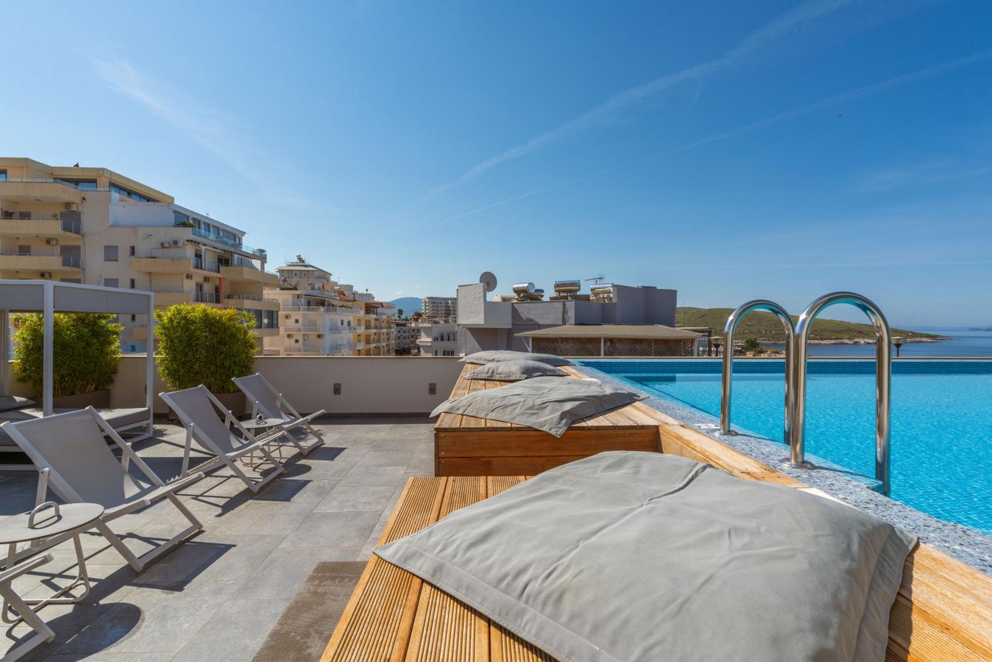 Glow Boutique Hotel & Suites Sarandë エクステリア 写真