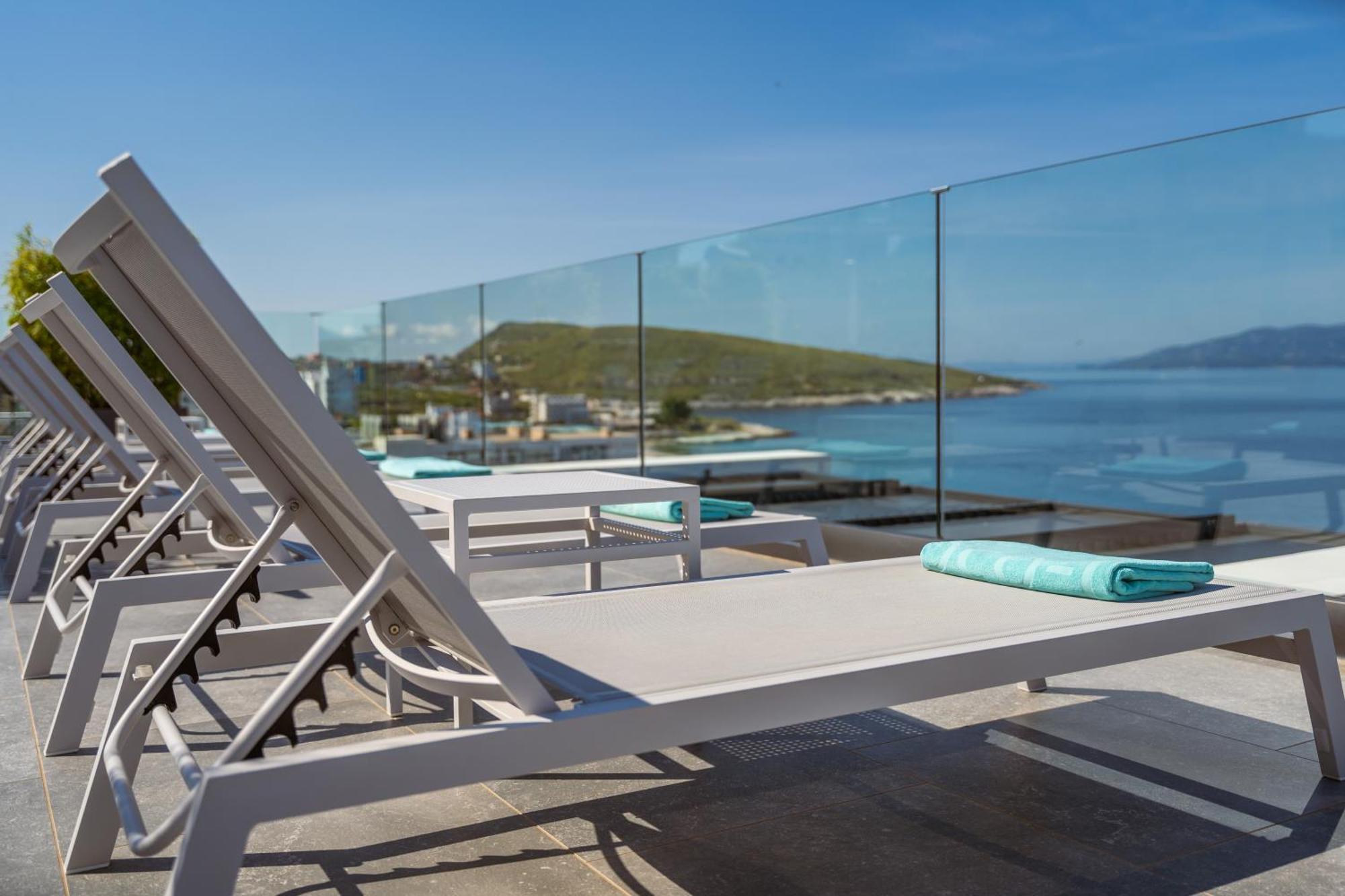 Glow Boutique Hotel & Suites Sarandë エクステリア 写真