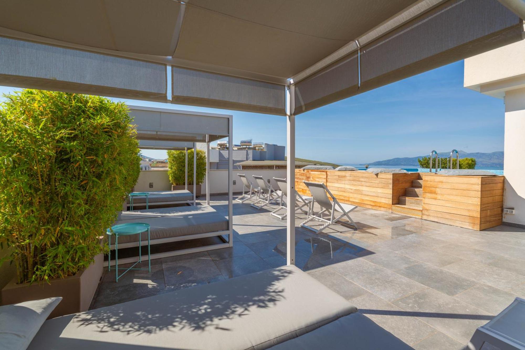 Glow Boutique Hotel & Suites Sarandë エクステリア 写真