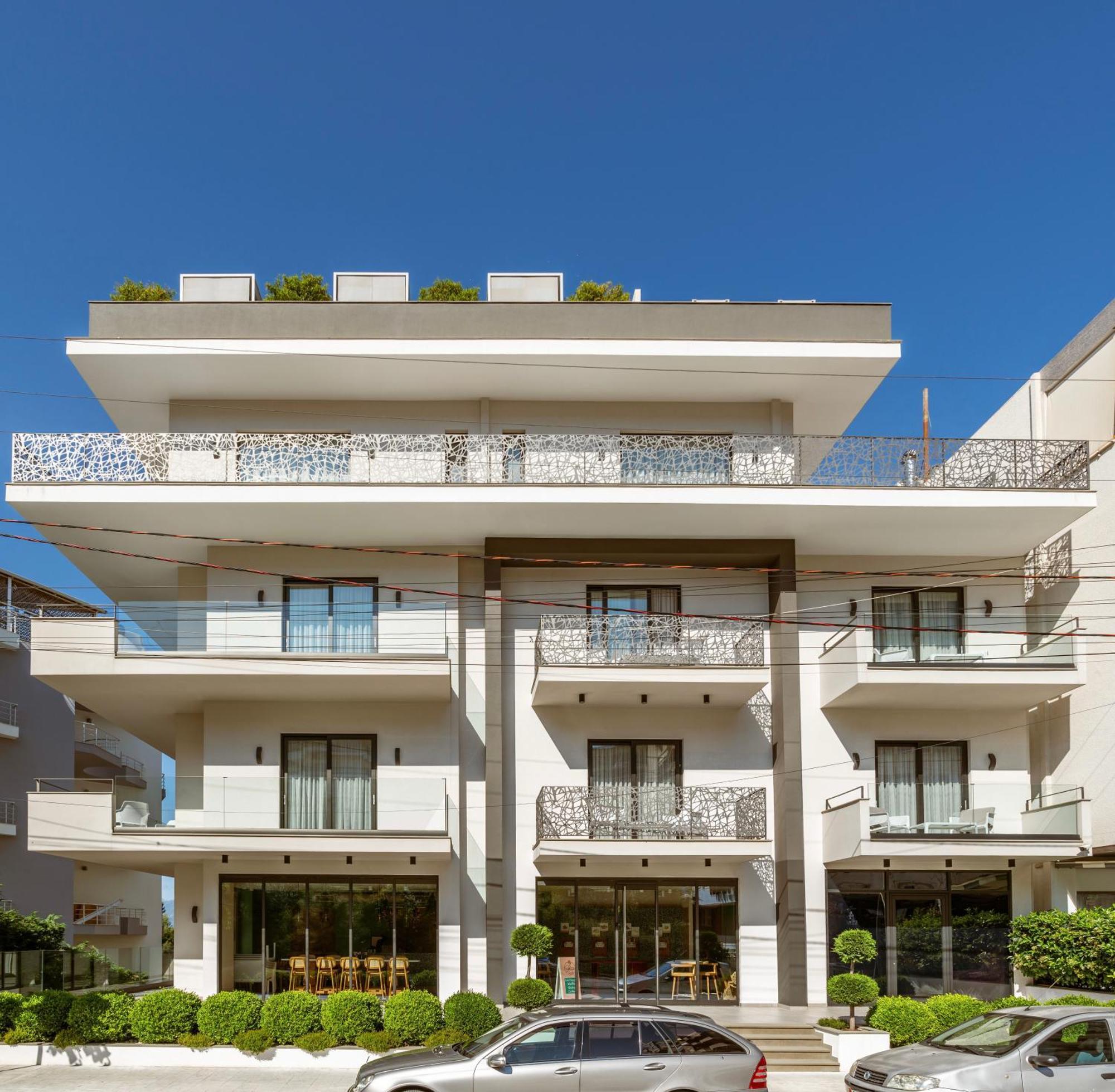 Glow Boutique Hotel & Suites Sarandë エクステリア 写真