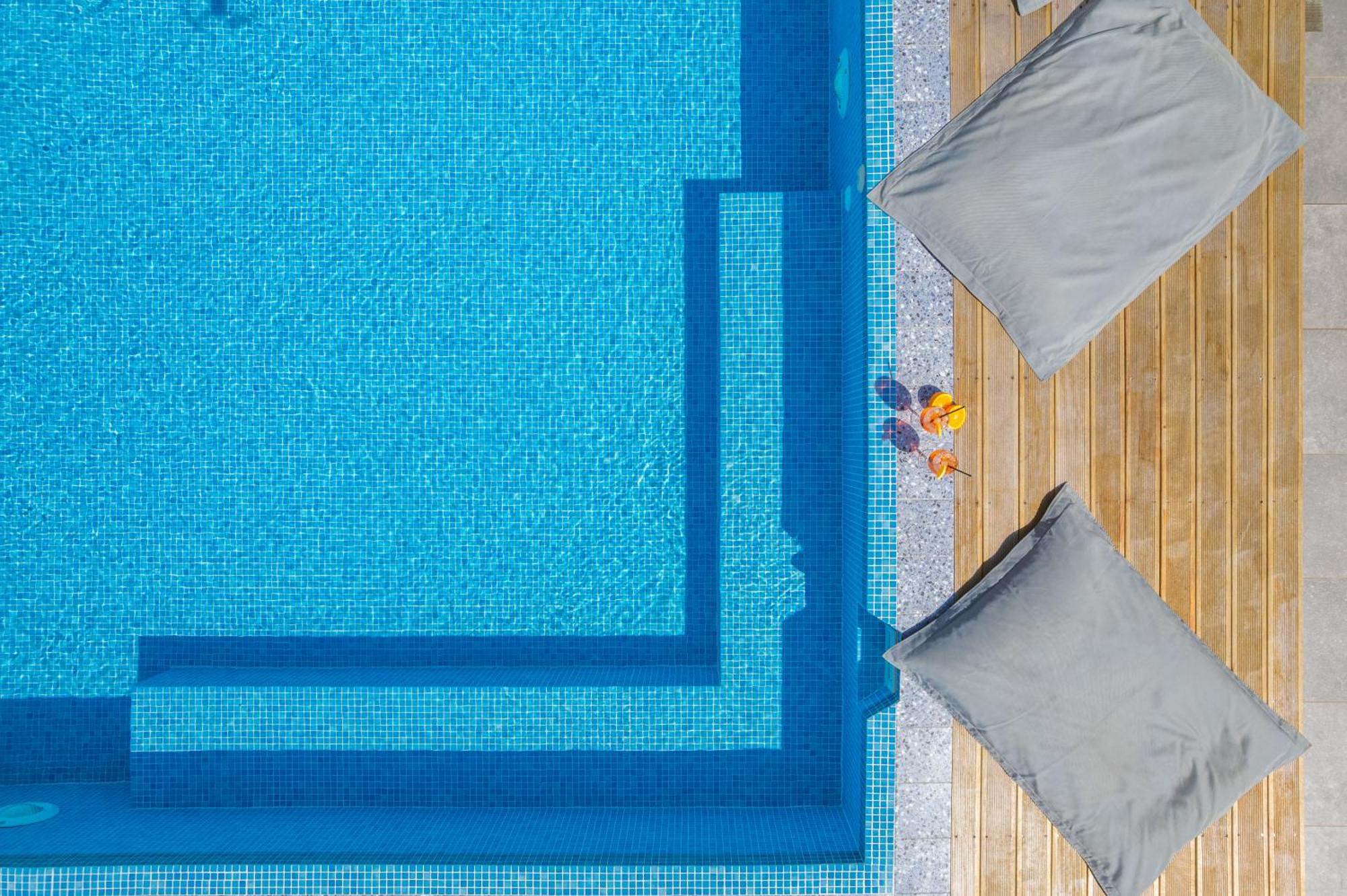 Glow Boutique Hotel & Suites Sarandë エクステリア 写真