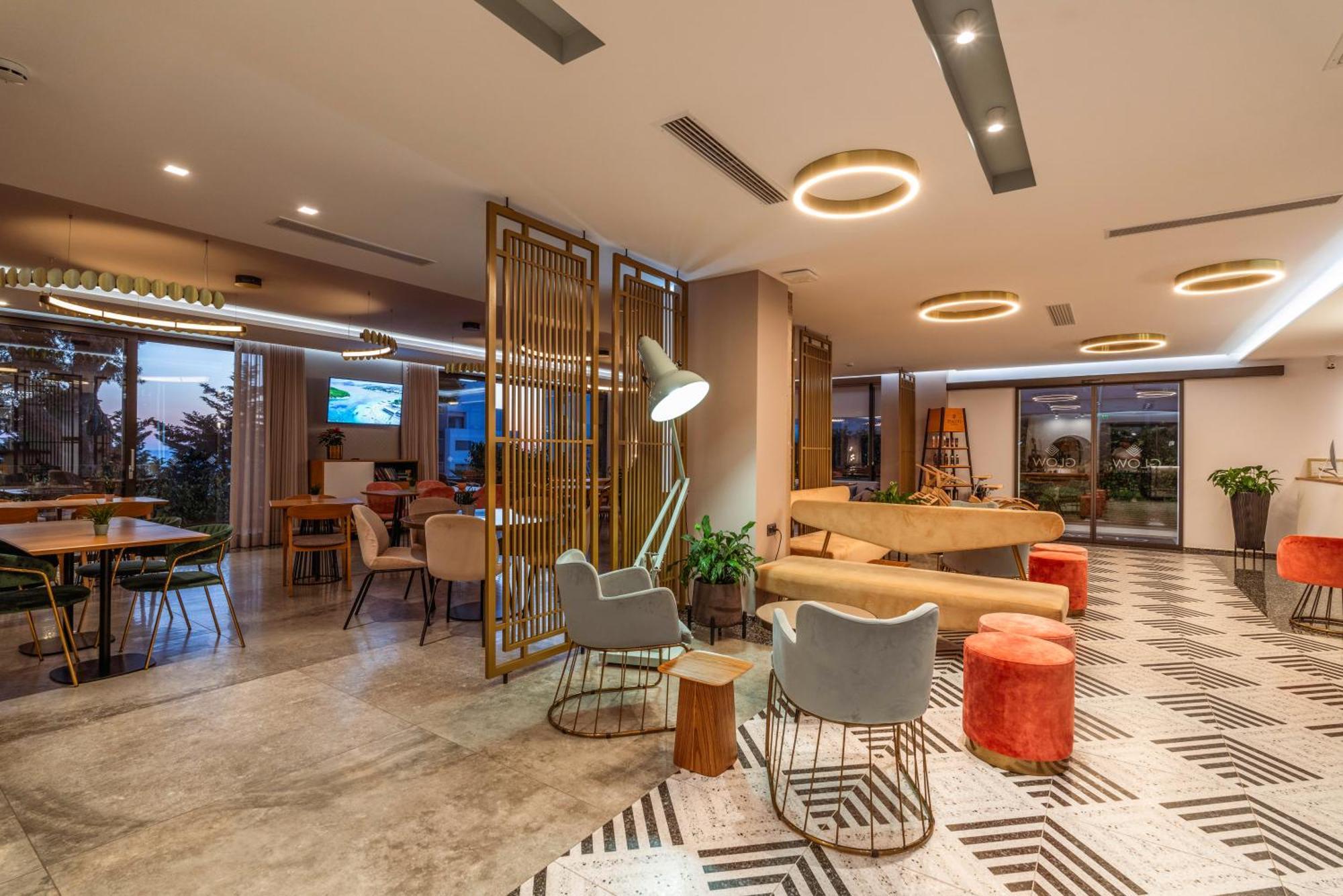 Glow Boutique Hotel & Suites Sarandë エクステリア 写真