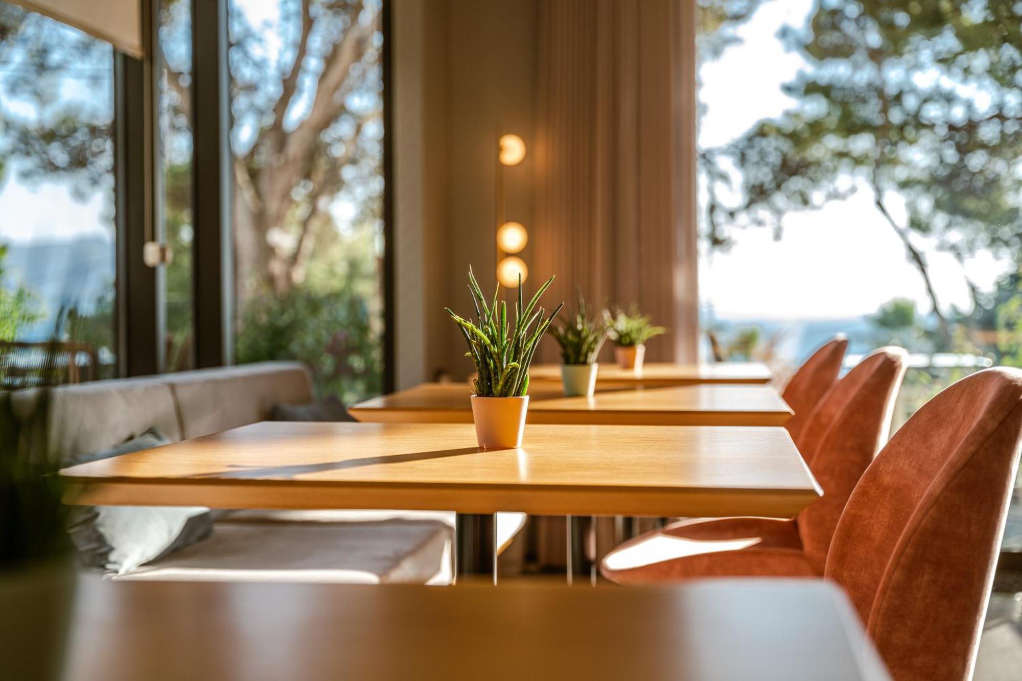 Glow Boutique Hotel & Suites Sarandë エクステリア 写真